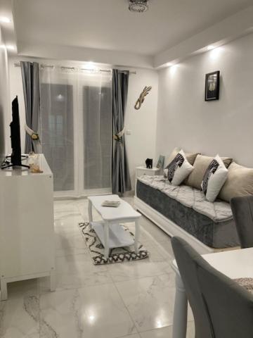 Апартаменты L'Escale Chic Gare Saint Charles Марсель Экстерьер фото